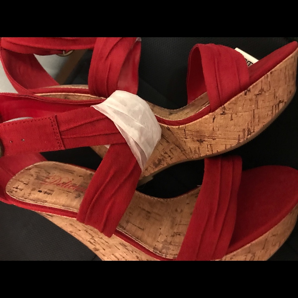 Size 8 Brand new Never worn Delicious Shoes